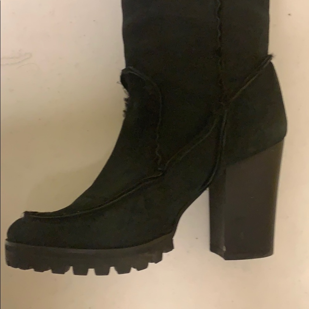 Fendi over-the-knee boots in black suede - Picture 3 of 7